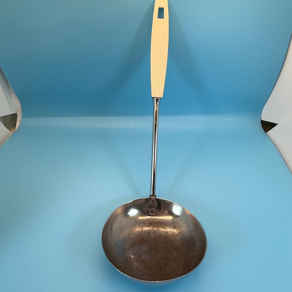 VTG Ekco Soup Ladle USA Stainless Steel Cream Plastic Handle MCM Retro Utensil‎